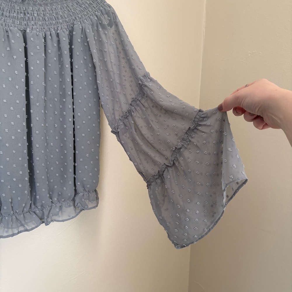 LA MIEL Light Gray Off-Shoulder Blouse Size Medium - Picture 7 of 11